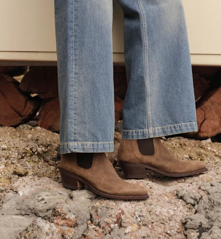R.M.Williams - Edna Boot – Almond Waxed Suede