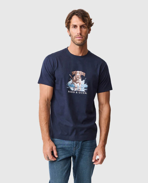 Rodd & Gunn - Gunner Track T-Shirt - Midnight worn by model, featuring chest print of English pointer.