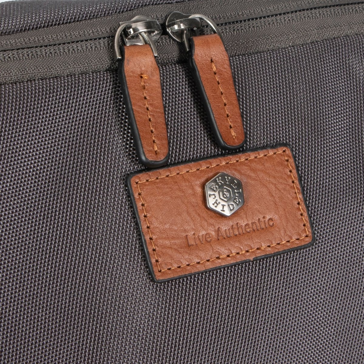 Jekyll and Hide - Shirt & Laundry Travel Bag - Grey