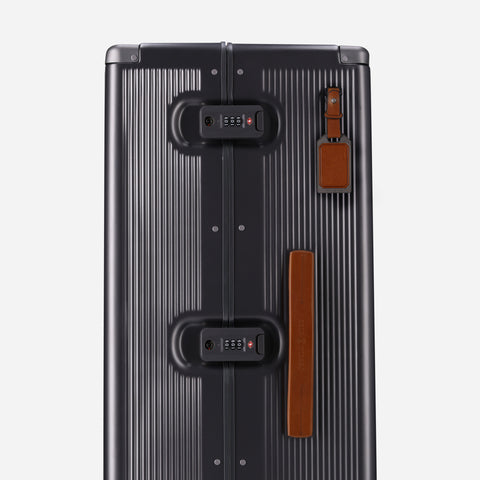 Jekyll and Hide - Large Check-In Suitcase - 79cm (115 L) - OVERSIZE PARCEL