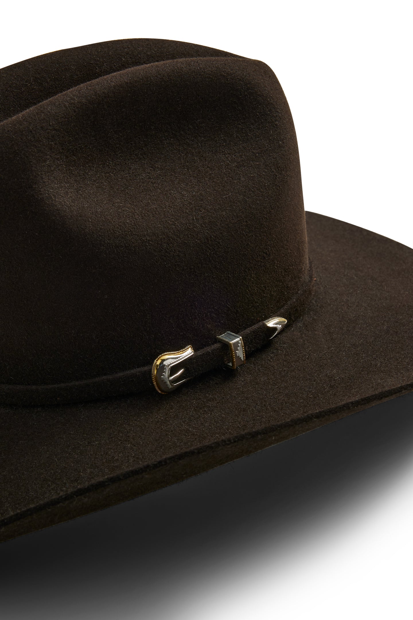 Akubra - Big Sky Hat - Bitter Chocolate showcasing classic Western style with a felt band and decorative buckle.