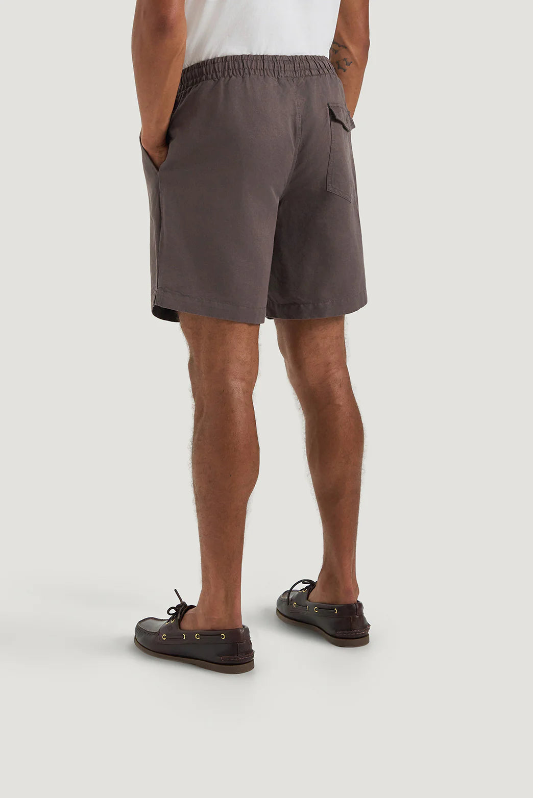 M.J. Bale - Byron Linen Blend Short - Brown displayed from the back, showcasing its relaxed fit and functional pockets.