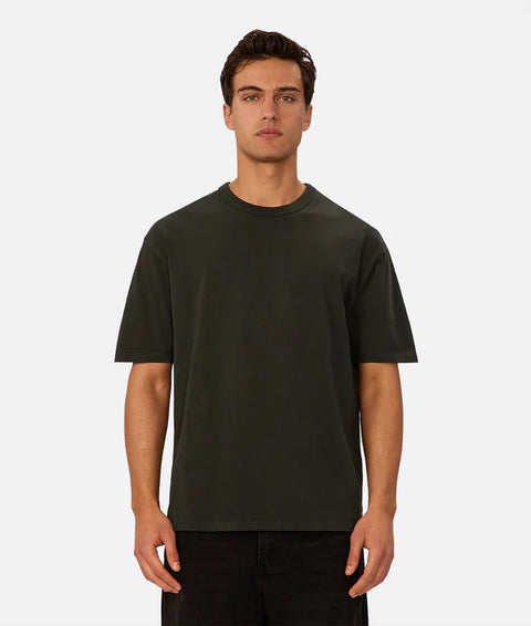 Industrie - The Del Sur Tee - Celtic - MULTIBUY, model wearing dark oversized t-shirt with relaxed fit.