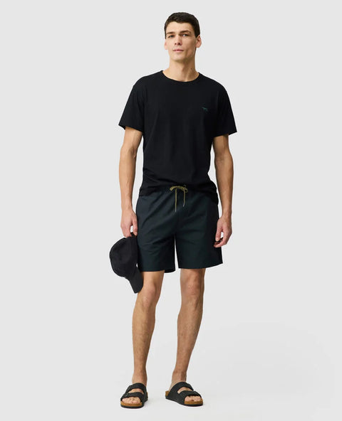 Rodd & Gunn - Gunn 7" Resort Short - Coal - MULTIBUY worn by a model with a black t-shirt and hat.