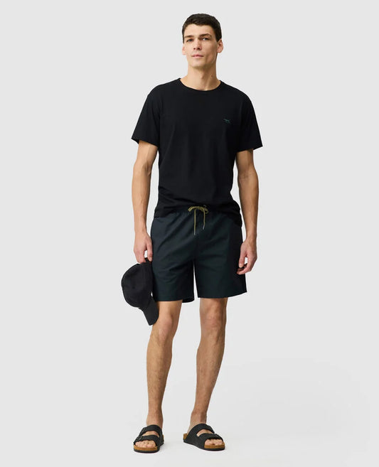 Rodd & Gunn - Gunn 7" Resort Short - Coal - MULTIBUY worn by a model with a black t-shirt and hat.