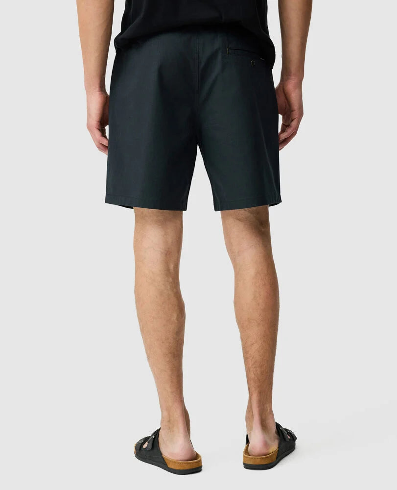 Rodd & Gunn - Gunn 7" Resort Short - Coal - MULTIBUY, showcasing the back view with a relaxed fit and inseam pockets.