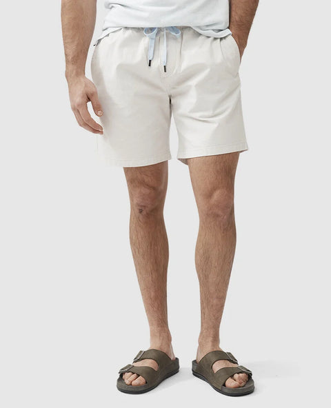 Rodd & Gunn - Gunn 7" Resort Short - Coconut - MULTIBUY - relaxed fit shorts with elasticated waist and drawcord for comfort.