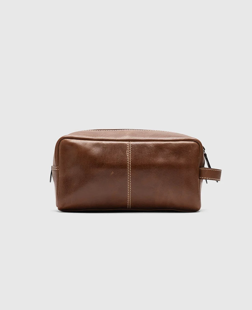 Rodd & Gunn - Princeton Washbag - Cognac, soft cow leather washbag with zipper and leather loop handle.