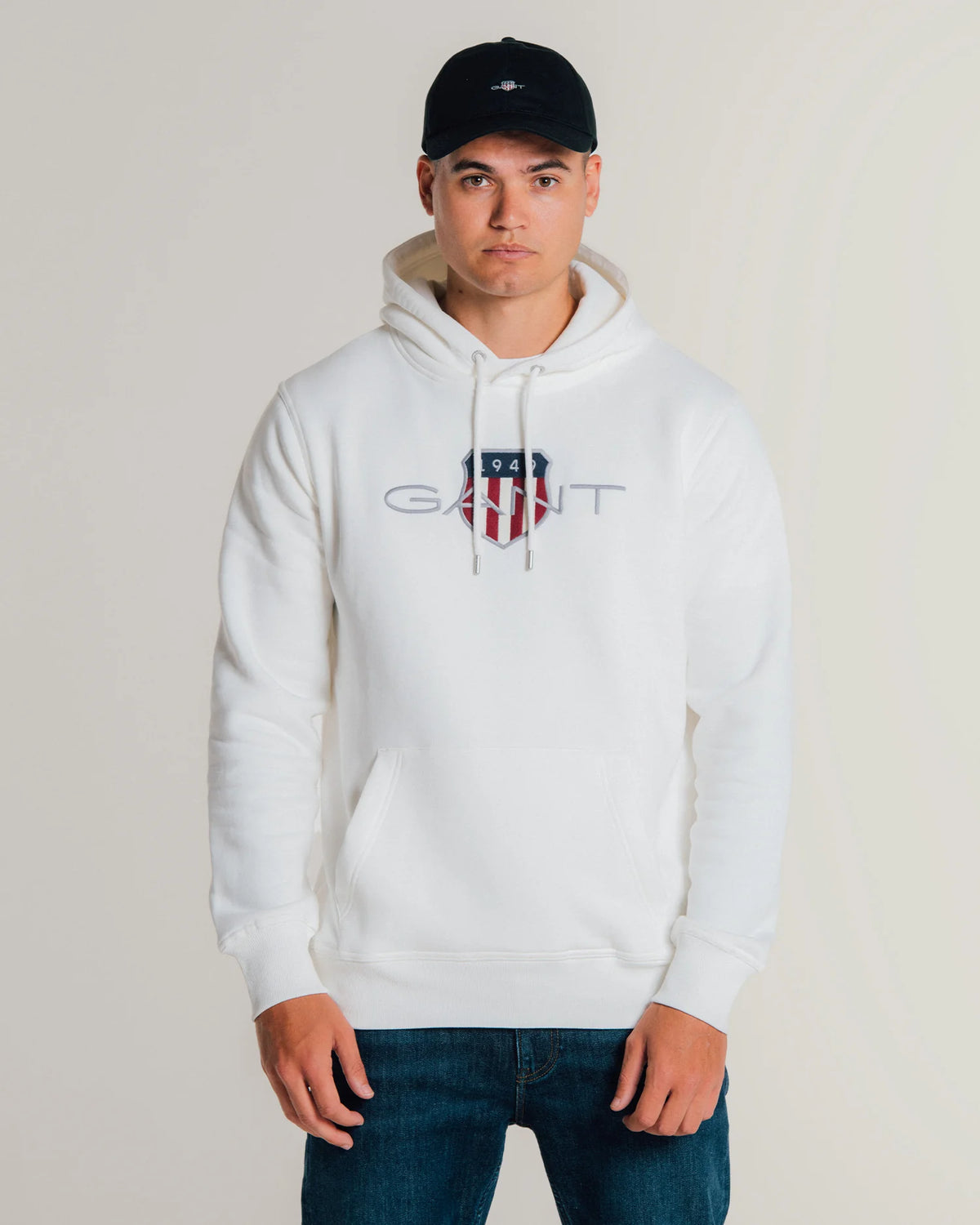 GANT - Shield Hoodie - Eggshell