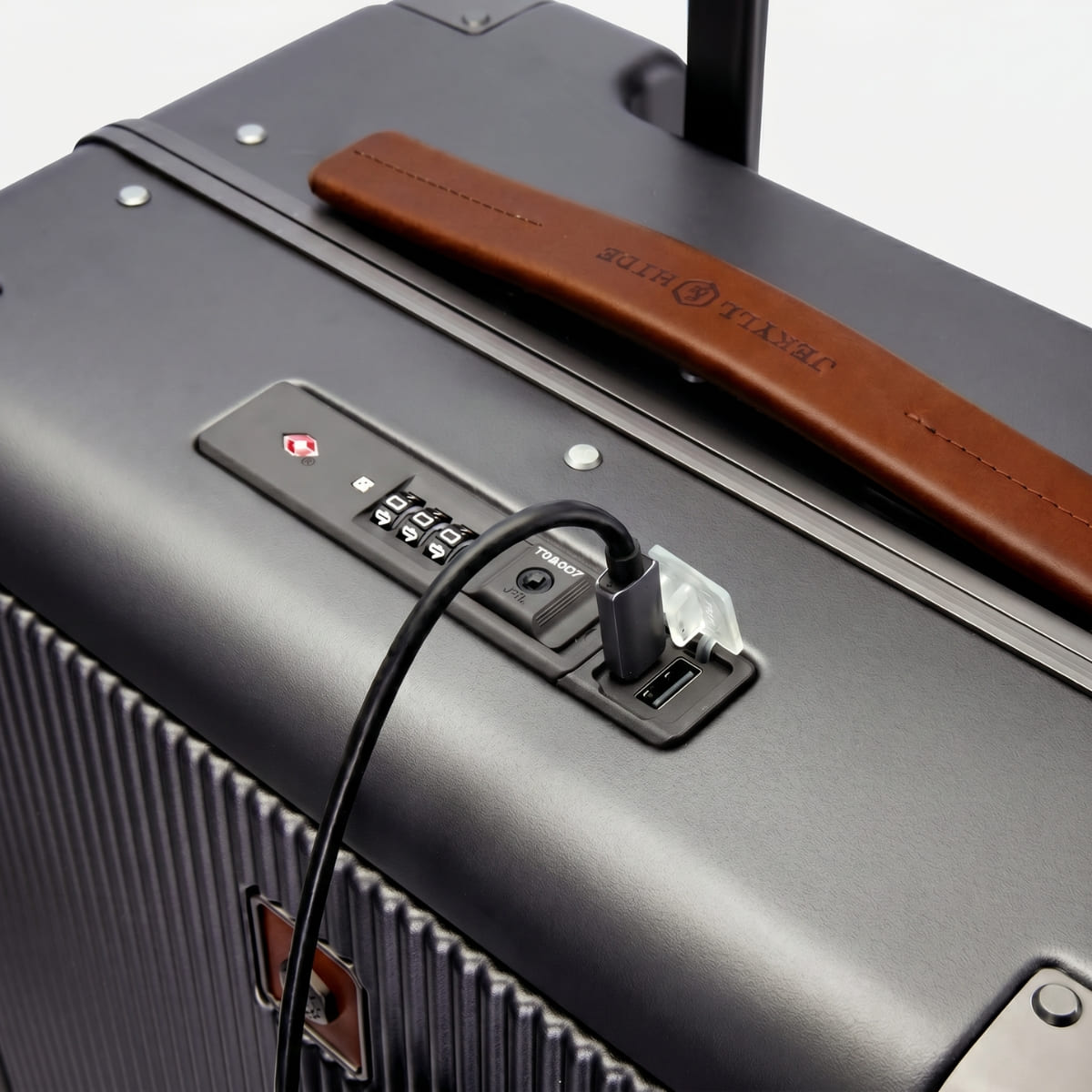 Jekyll and Hide - Cabin Trolley Suitcase - 55cm (44 L) - Silver - OVERSIZE PARCEL