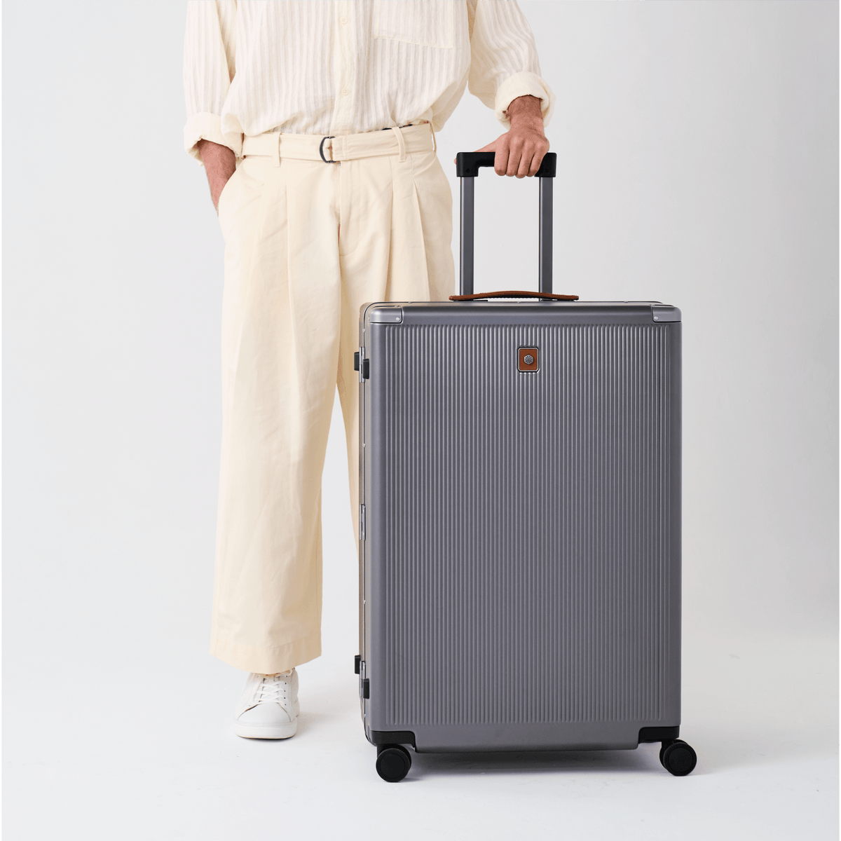 Jekyll and Hide - Large Check-In Suitcase - 79cm (115 L) - OVERSIZE PARCEL